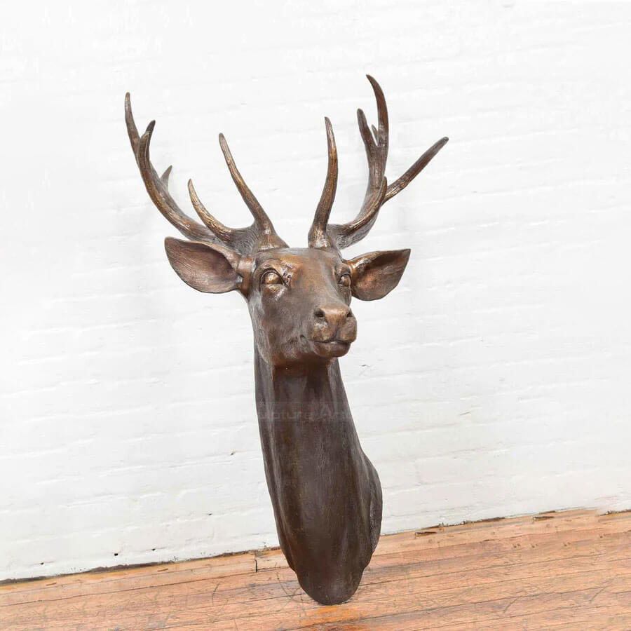 Decoração de Parede com Busto de Cervo