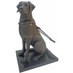 Labrador-Retriever-Skulptur