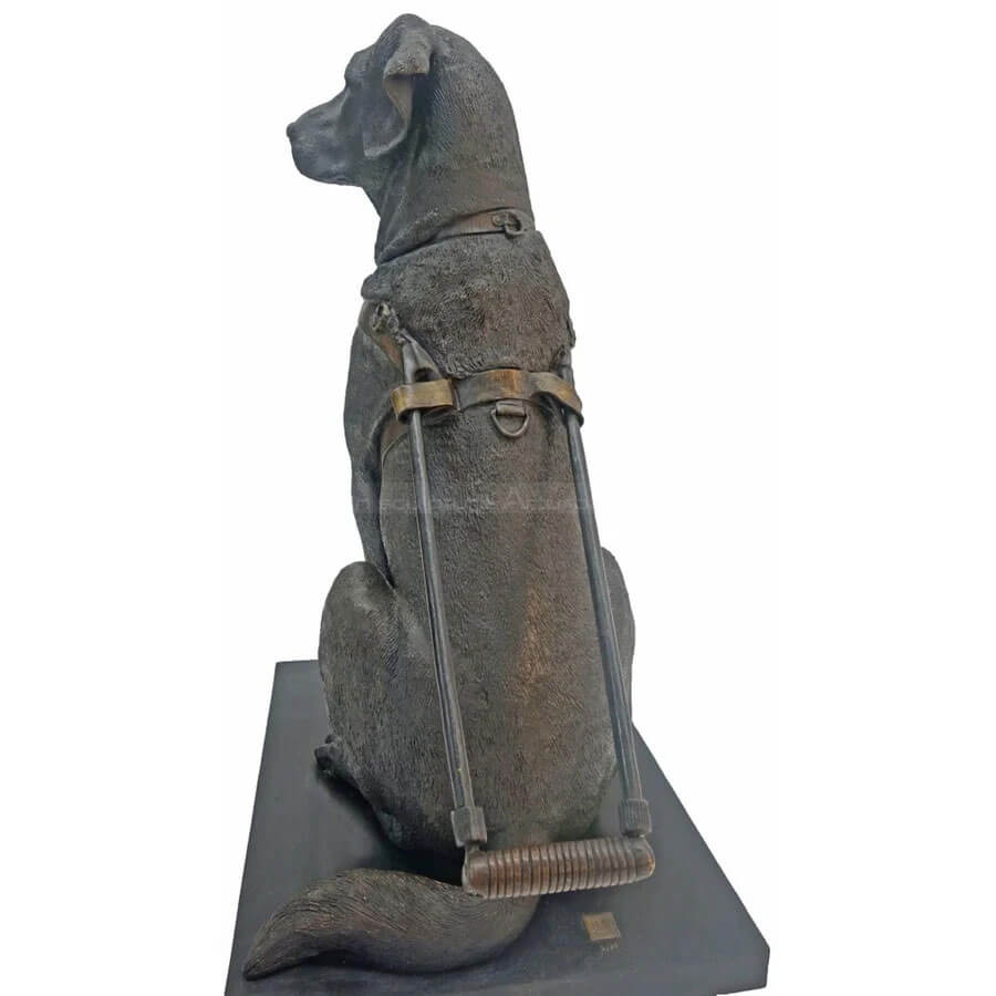 Labrador-Retriever-Skulptur