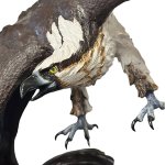 Scultura di Falco Pescatore