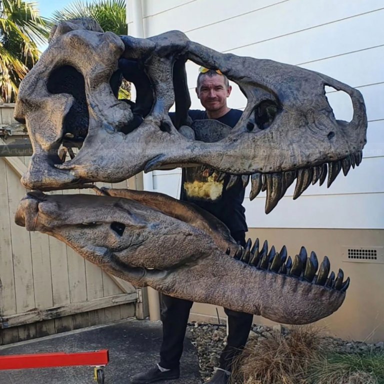 Statua di scheletro di dinosauro