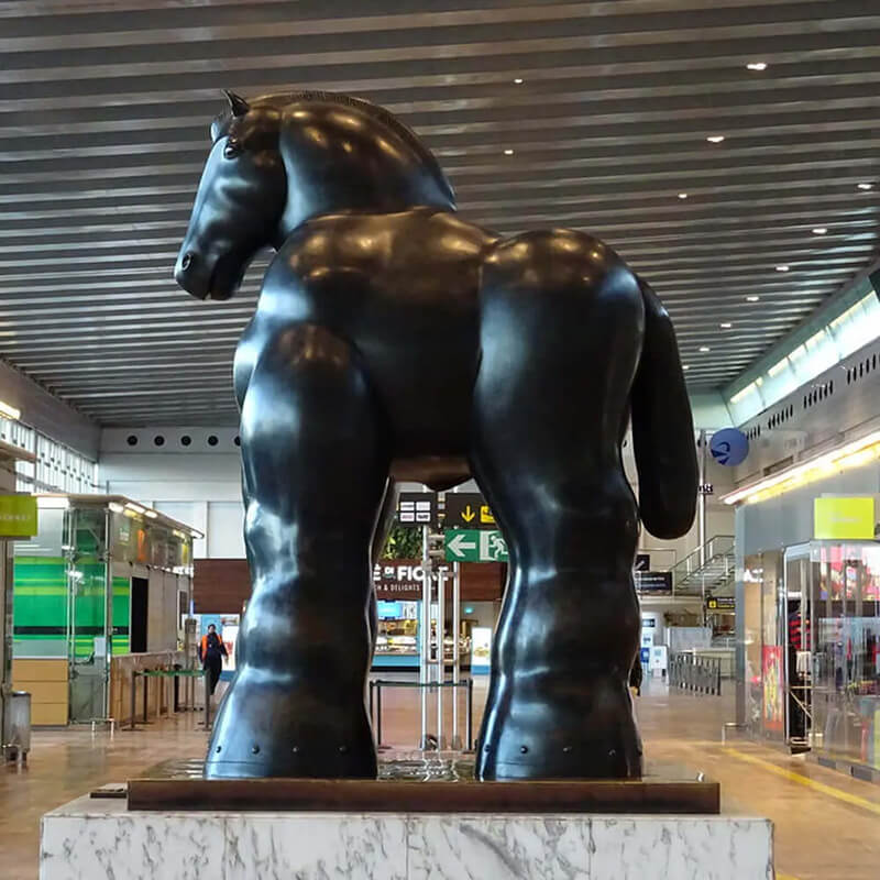 Escultura de Caballo Gordo