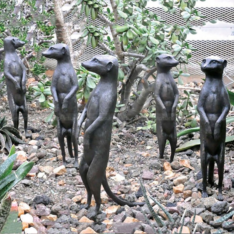 Erdmännchen-Skulptur