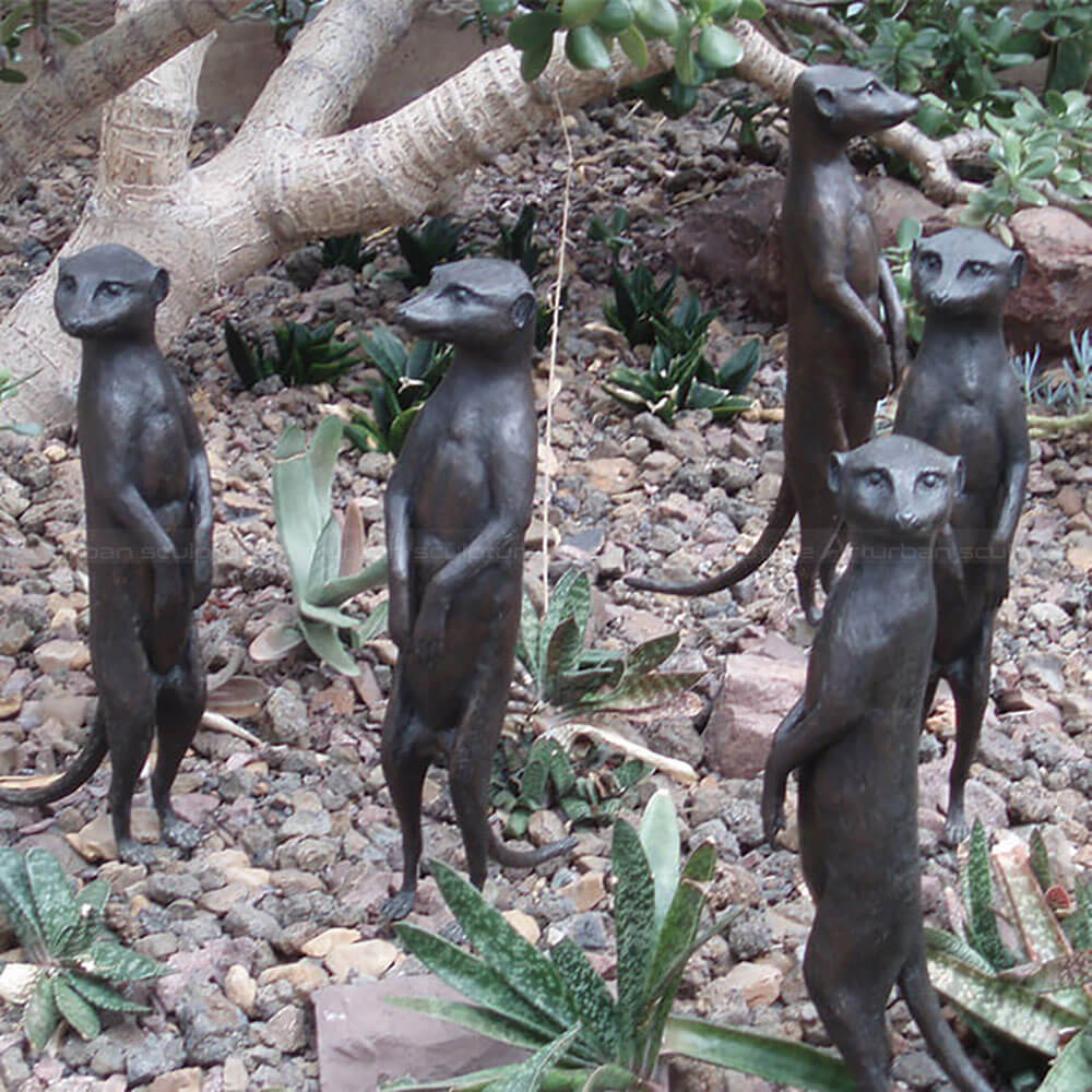 Erdmännchen-Skulptur