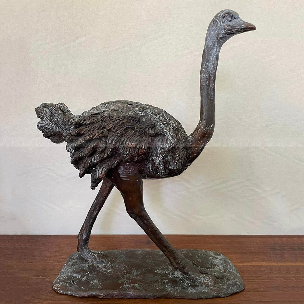Escultura de avestruz