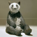 Scultura di orso panda