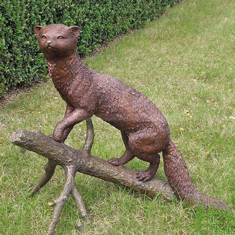 Statua di Martinella delle Pini