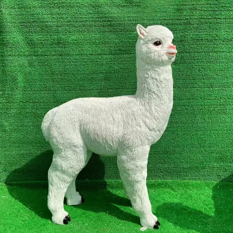 Statua da giardino di alpaca