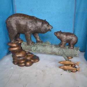Scultura della Famiglia degli Orsi