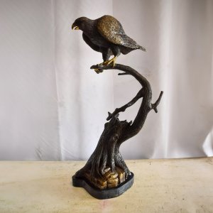 Statue de Faucon en Bronze