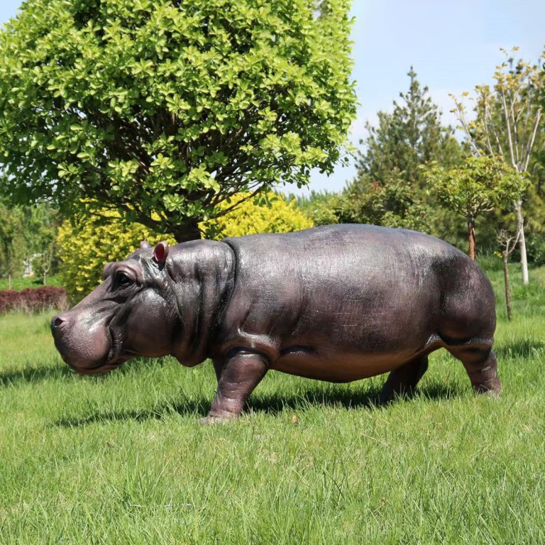 Estatua de Hipopótamo de Tamaño Real