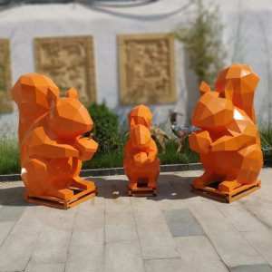 Art d'Écureuil en Métal