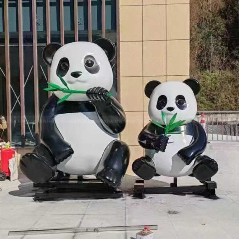süße Panda-Bär Gartenskulpturen