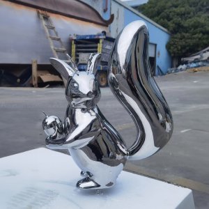 Eichhörnchen-Gartenstatue