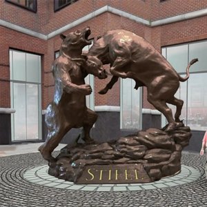 Statue de Combat entre Taureau et Ours en Bronze par Harry Weber