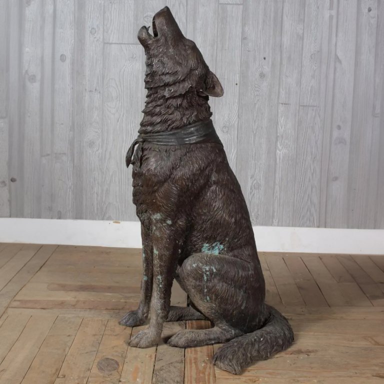 bronze sitting and Howling Wolf Ornament with detailed fur