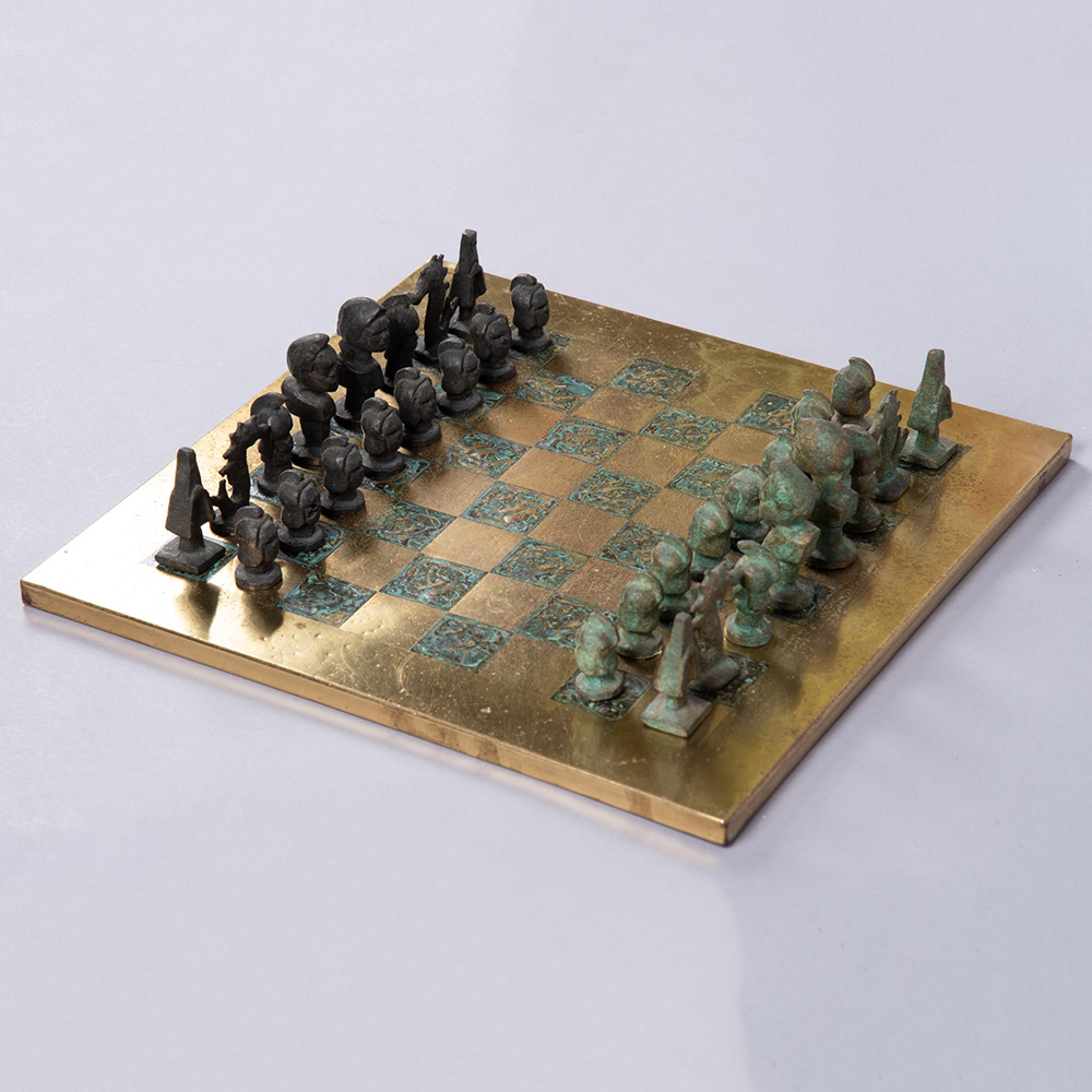 Bronze Schachbrett mit skulpturalen Figuren