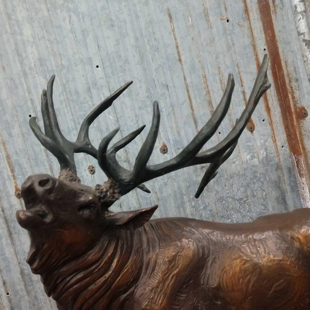 Statue en bronze d'élan à vendre, détail des bois