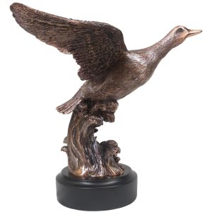 Statue en bronze de canard colvert, pose latérale en vol