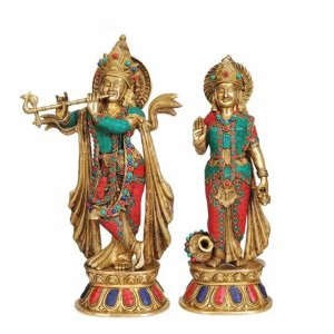 Estatua colorida de bronce de Radha Krishna adornada con incrustaciones rojas, verdes y azules