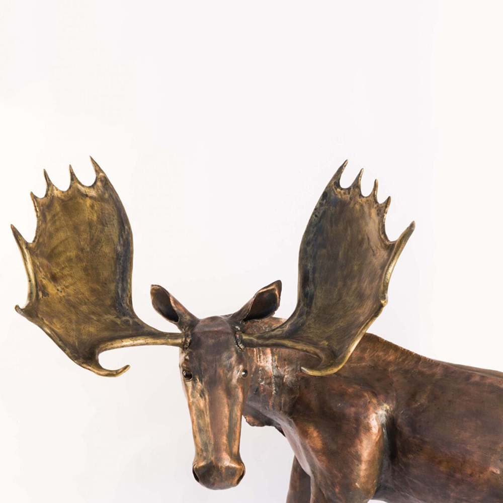 Elch-Hofstatue aus Bronze, Frontansicht