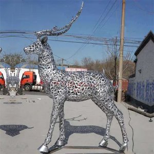 Edelstahl Metall Hirsch Gartenornamente eines stehenden Hirsches mit Geweih