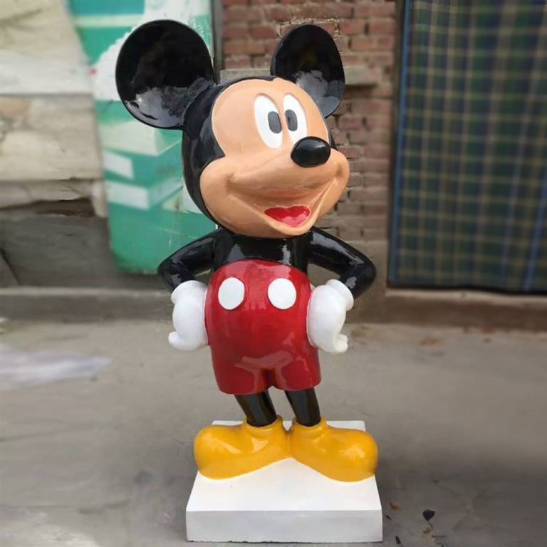 Fiberglas Mickey-Maus Kunststatue mit klassischen roten Shorts und gelben Schuhen
