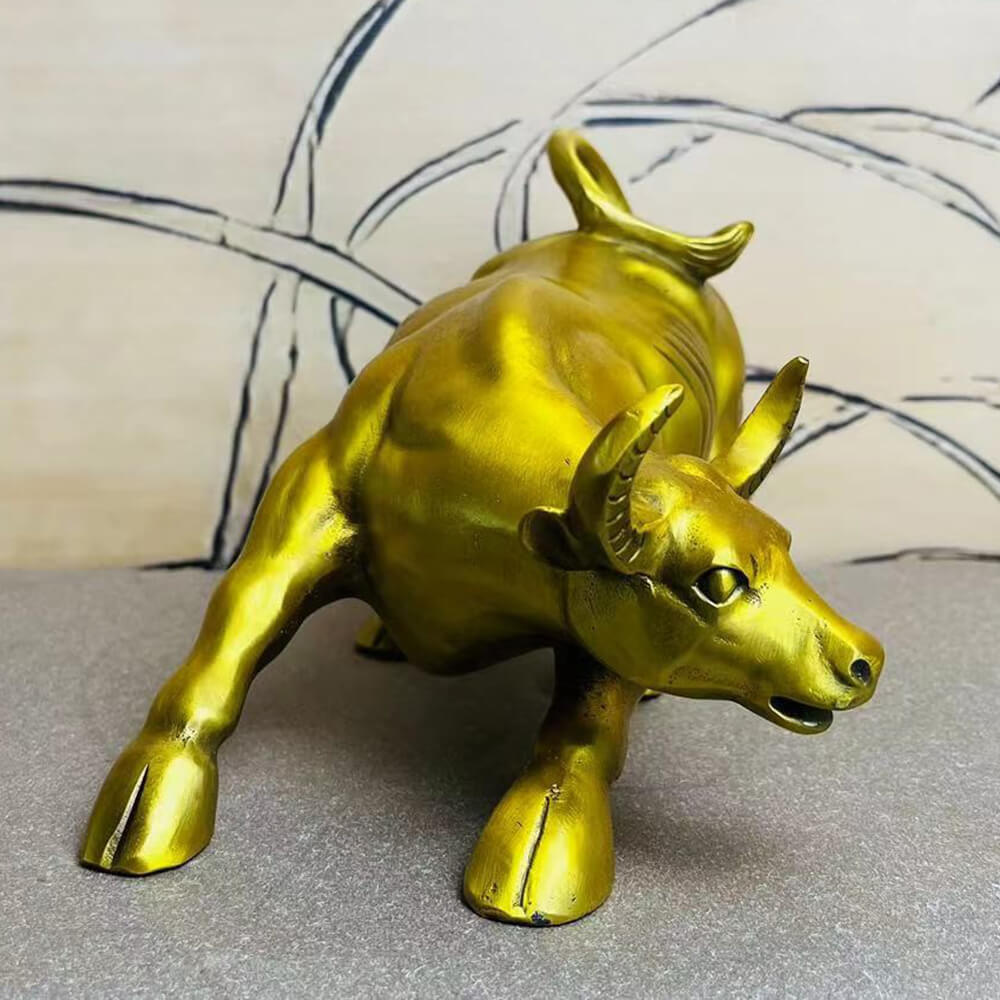 Figurine du Taureau de la Bourse en bronze avec finition dorée