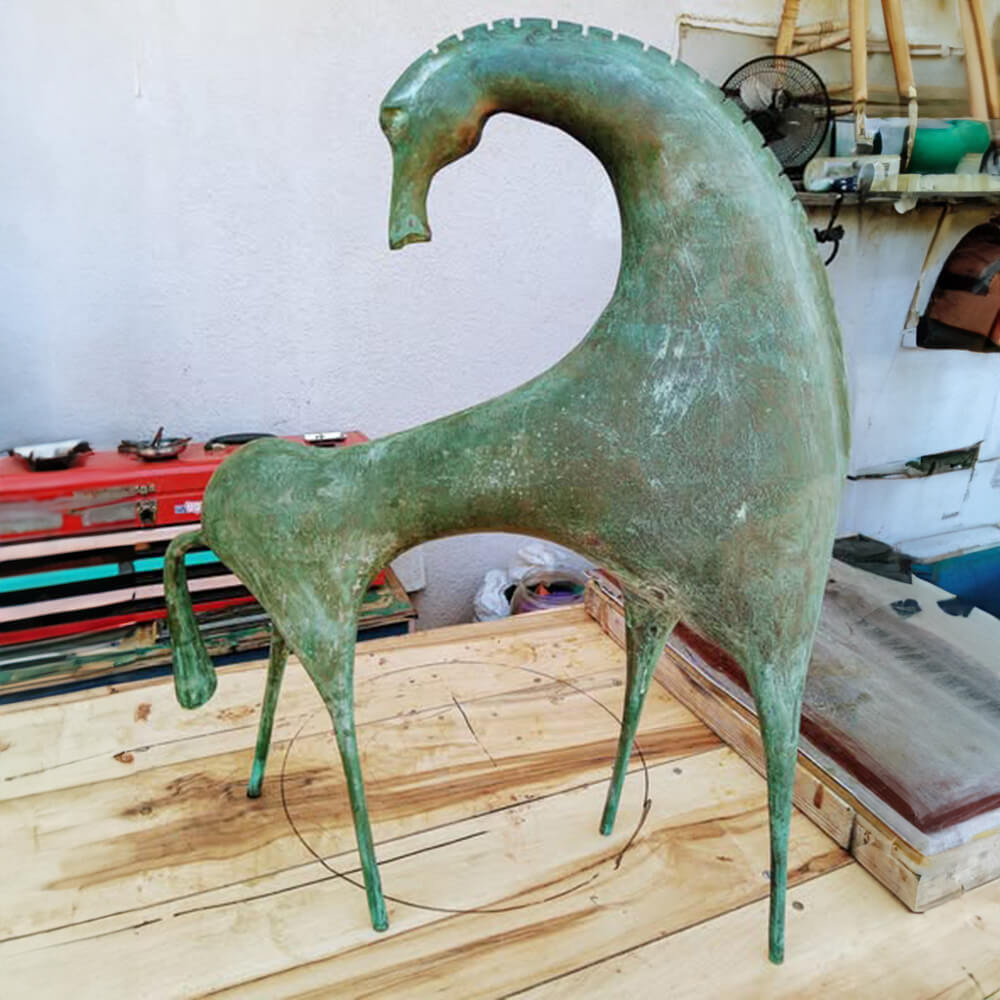 Verdigris-Bronze-Etruskische Pferdestatue mit langgestreckter abstrakter Form