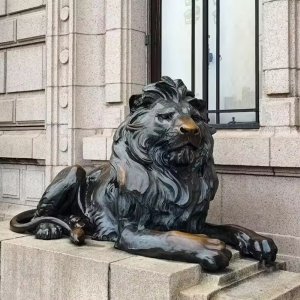 bronze Lion Statue Outdoor Large in a lying pose