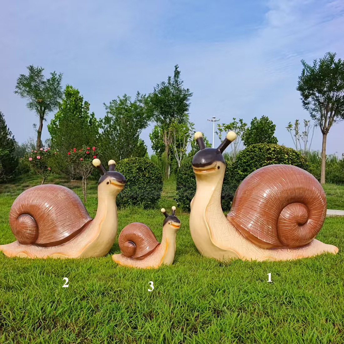 Escultura de Jardim de Caracol Fofo em Fibra de Vidro para família no gramado