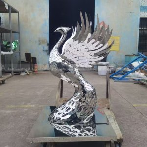Escultura de ave fénix de acero inoxidable espejo