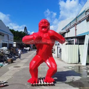 Estatua geométrica de acero inoxidable rojo Wild Kong al aire libre