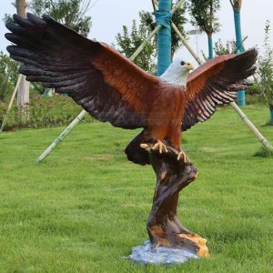 Fiberglas Große Outdoor Adler Skulptur mit ausgebreiteten Flügeln