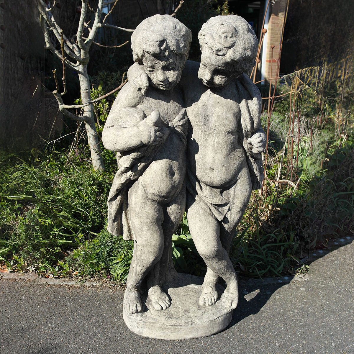 Roman-putti-garden-sculpture