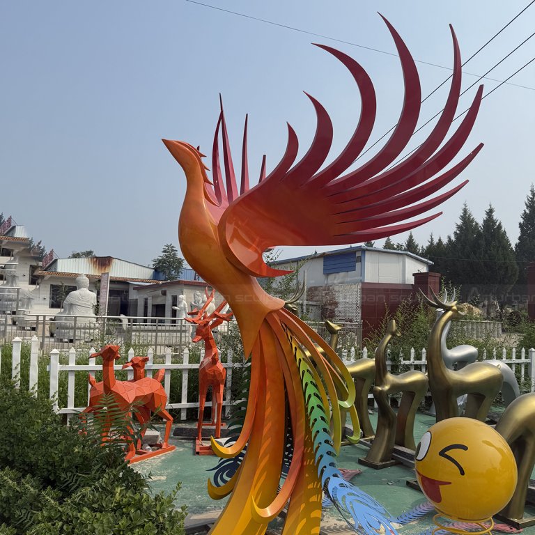 Escultura Phoenix Rising em aço inoxidável
