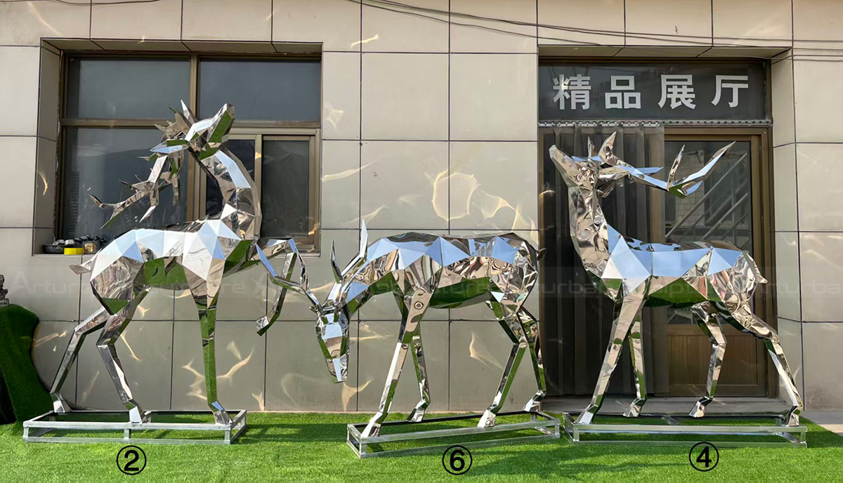 Three Modern Deer Statue in stainless steel