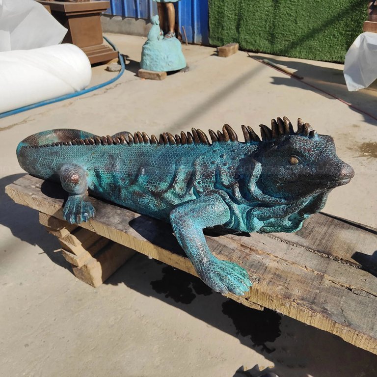 bronze life size Iguana Garden Statue