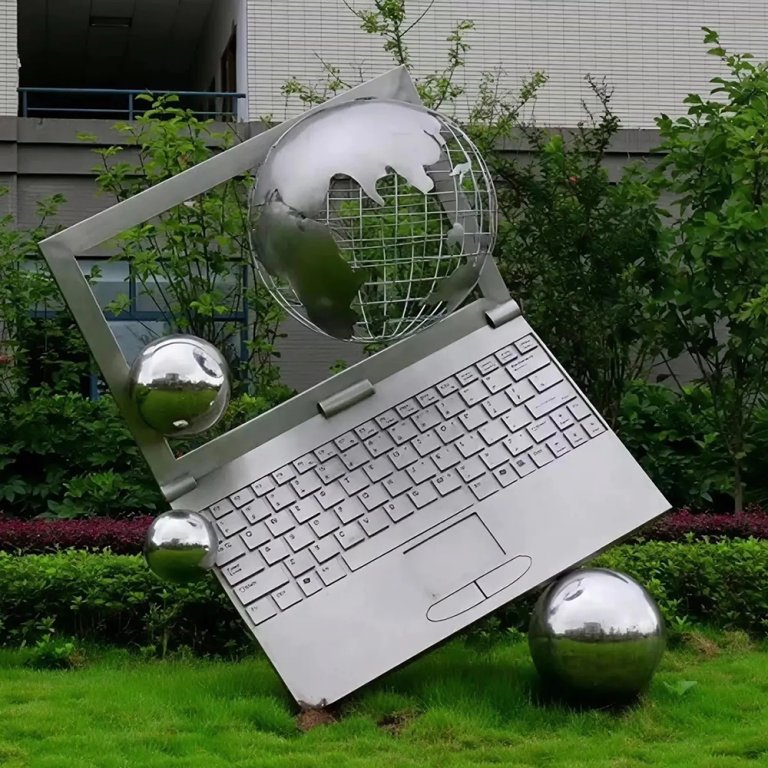 تمثال حاسوب محمول من الفولاذ المقاوم للصدأ بتصميم الكرة الأرضية